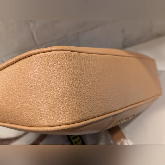 Steve Madden Bodie Tote - NWT - Tan 16x13 Inches - Picture 12 of 16